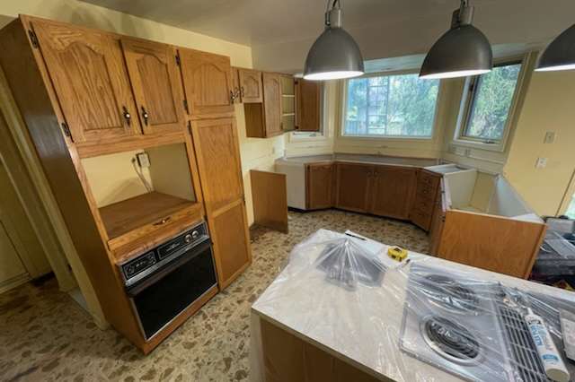 cabinets_before